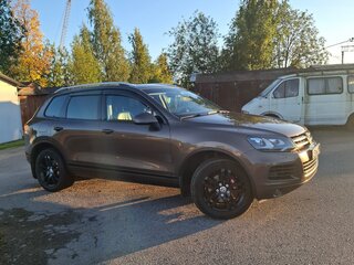 2012 Volkswagen Touareg II, коричневый, 2340000 рублей, вид 3