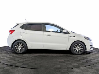 2015 Kia Rio III Рестайлинг, белый, 1250000 рублей, вид 4