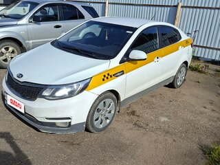 2016 Kia Rio III Рестайлинг, белый, 350000 рублей, вид 3
