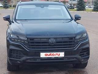 2019 Volkswagen Touareg III, чёрный, 4850000 рублей, вид 2