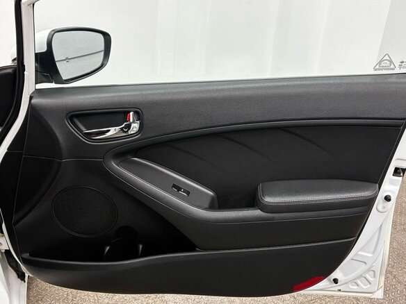 2016 Kia Cerato III Рестайлинг (Classic), белый - вид 17