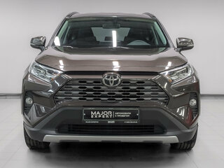 2020 Toyota RAV4 V (XA50), коричневый, 2990000 рублей, вид 2