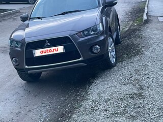 2010 Mitsubishi Outlander II Рестайлинг, коричневый, 1000000 рублей, вид 2