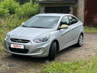 2013 Hyundai Solaris I, серебристый, 999000 рублей, вид 1