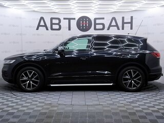 2021 Volkswagen Touareg III, чёрный, 4529000 рублей, вид 4