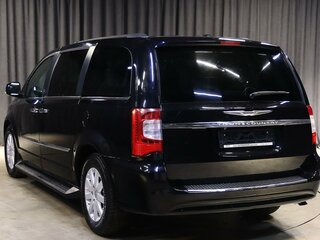 2011 Chrysler Town & Country V Рестайлинг, чёрный, 1179000 рублей, вид 4