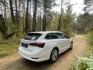 2022 Skoda Octavia IV (A8), белый, 3650000 рублей, вид 3