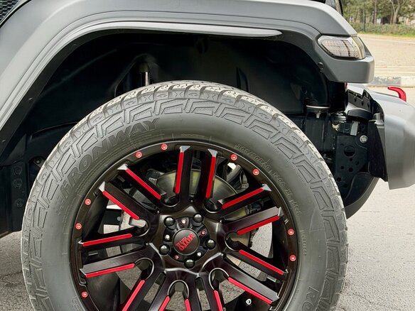 2022 Jeep Wrangler IV (JL), чёрный, 5900000 рублей - вид 9