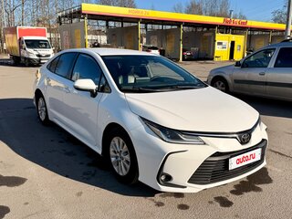 2021 Toyota Corolla XII (E210), белый, 1850000 рублей, вид 2