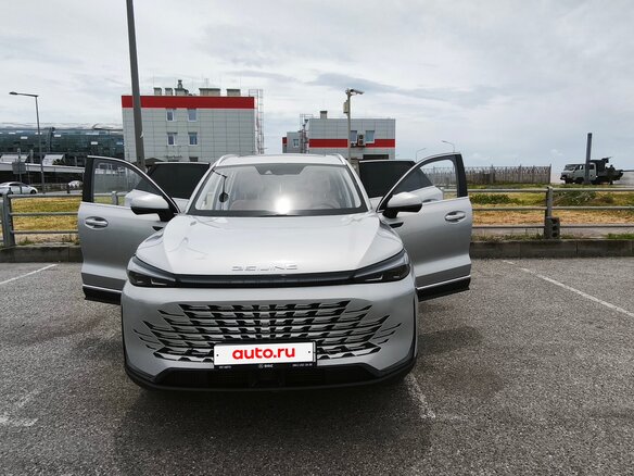 2024 BAIC X75, серебристый, 2250000 рублей - вид 4