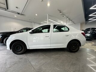 2017 Renault Logan II, белый, 420000 рублей, вид 5