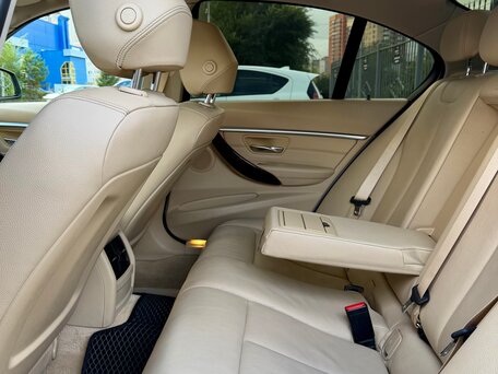 2017 BMW 3 серии 318i VI (F3x) Рестайлинг, серебристый, 1400000 рублей, вид 5