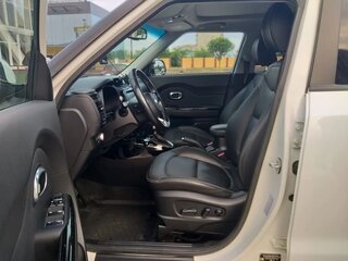 2018 Kia Soul II Рестайлинг, белый, 2000000 рублей, вид 4