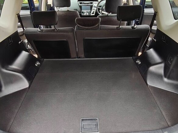 2014 Toyota Prius Alpha I (ZVW40/41) Рестайлинг, синий, 1300000 рублей - вид 8