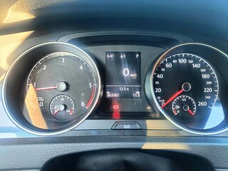 2017 Volkswagen Golf VII Рестайлинг, серый, 1300000 рублей, вид 4