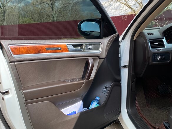 2013 Volkswagen Touareg II, белый, 2690000 рублей - вид 9