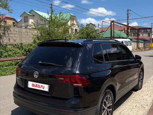 2021 Volkswagen Tiguan Allspace II Рестайлинг, чёрный, 2180000 рублей - вид 3