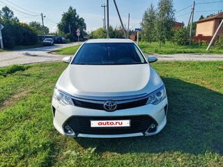 2017 Toyota Camry VII (XV50) Рестайлинг, белый, 1600000 рублей, вид 2