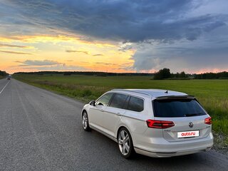 2017 Volkswagen Passat B8, белый, 1780000 рублей, вид 1