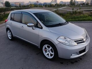 2011 Nissan Tiida Latio I, серебристый, 960000 рублей, вид 2
