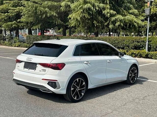 2023 Audi A3 Sportback 35 TFSI IV (8Y), белый, 2100000 рублей, вид 4