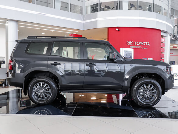 2026 Toyota Land Cruiser Prado 250 Series, серый - вид 4