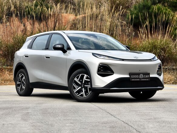 2026 Changan Qiyuan Q05 51.9 kWh II, серебристый - вид 2