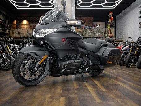 2026 Honda GL 1800 Gold Wing, чёрный, 3690000 рублей, вид 3