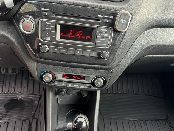 2015 Kia Rio III Рестайлинг, серебристый - вид 11