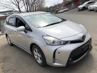 2018 Toyota Prius Alpha I (ZVW40/41) Рестайлинг, серебристый, 2080000 рублей, вид 2
