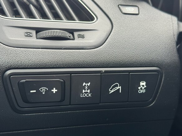 2011 Hyundai ix35 I, белый - вид 17