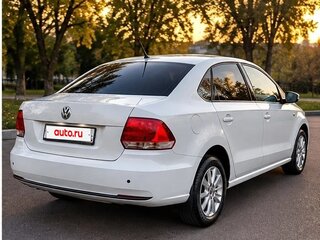 2016 Volkswagen Polo V Рестайлинг, белый, 525000 рублей, вид 3
