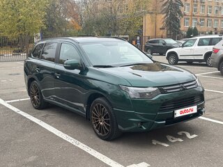 2013 Mitsubishi Outlander III, белый, 2000000 рублей, вид 3