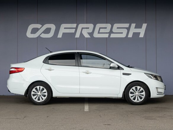 2012 Kia Rio 5-speed III, белый - вид 4