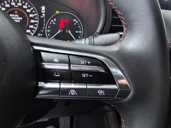2022 Mazda 3 Axela IV (BP), белый, 1405000 рублей - вид 9