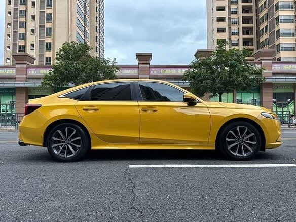 2023 Honda Integra V, жёлтый - вид 3