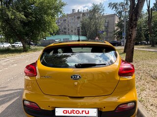 2016 Kia Ceed II Рестайлинг, жёлтый, 1230000 рублей, вид 4
