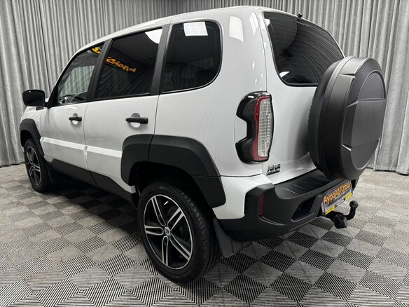 2024 Lada (ВАЗ) Niva Travel I, белый, 1076000 рублей - вид 11