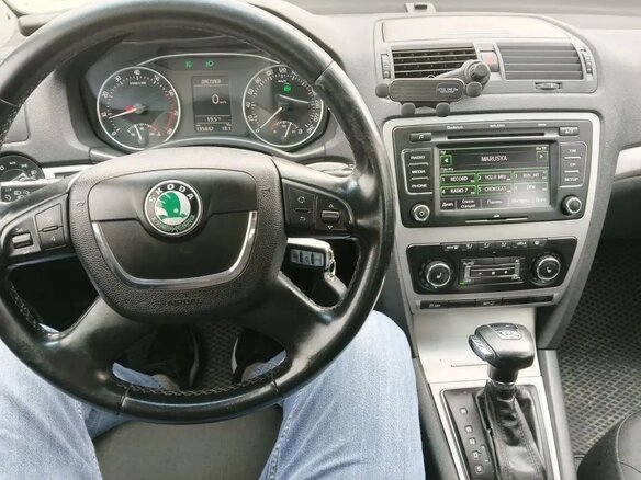 2013 Skoda Octavia II (A5) Рестайлинг, серебристый, 800000 рублей - вид 10
