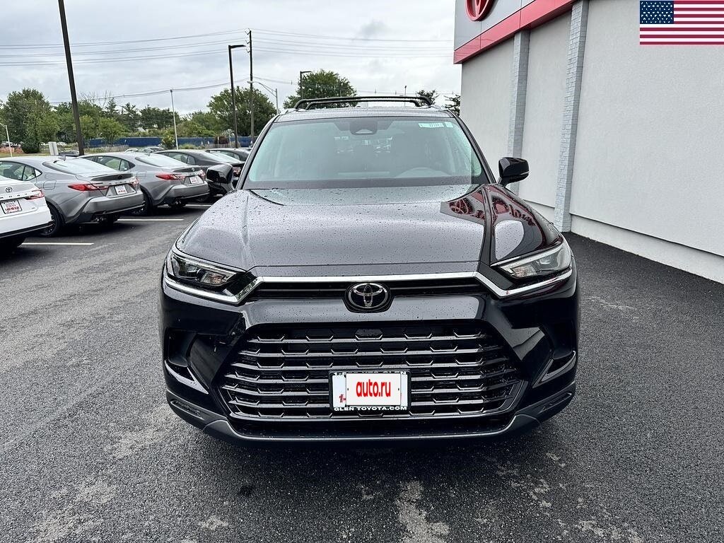 Открыть фотографии: Toyota Grand Highlander