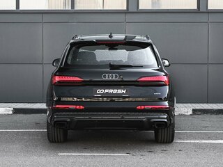 2025 Audi Q7 45 TFSI II (4M) Рестайлинг 2, чёрный, 9329000 рублей, вид 4