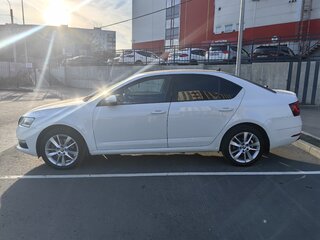 2018 Skoda Octavia III (A7) Рестайлинг, белый, 2099000 рублей, вид 2