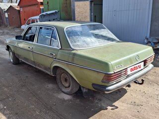 1982 Mercedes-Benz W123 200 5-speed, зелёный, 239999 рублей, вид 4