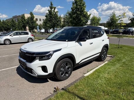 2026 Kia Seltos I Рестайлинг, белый, 2040000 рублей, вид 4