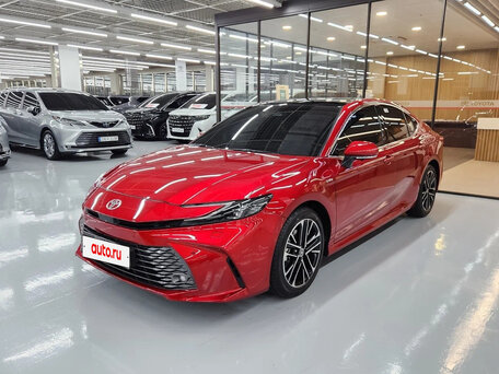 Toyota Camry IX (XV80)