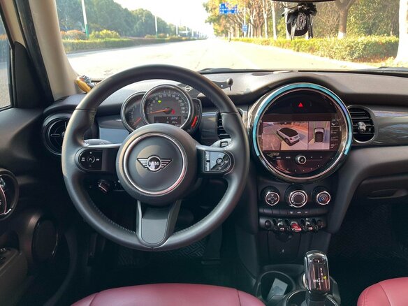 2023 Mini Hatch One III (F55/F56) Рестайлинг 2, бежевый, 2170700 рублей - вид 11