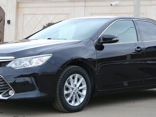 2017 Toyota Camry VII (XV50) Рестайлинг, чёрный, 2050000 рублей, вид 3