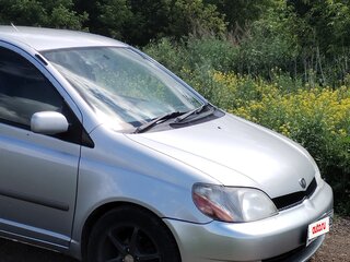 2000 Toyota Platz, серебристый, 220000 рублей, вид 3