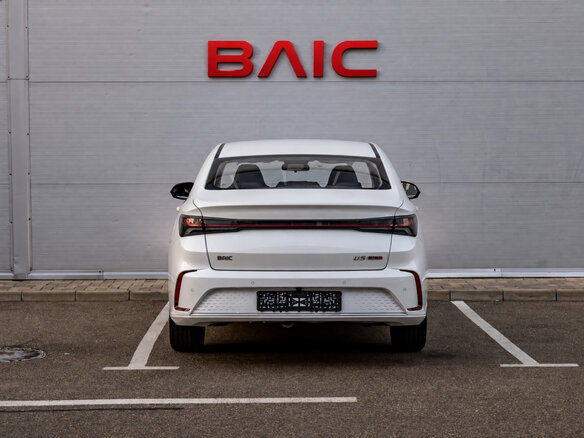 2025 BAIC U5 Plus, белый - вид 4