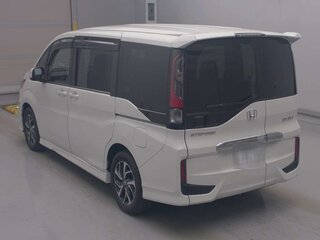 2021 Honda Stepwgn Spada V Рестайлинг, белый, 2000200 рублей, вид 2